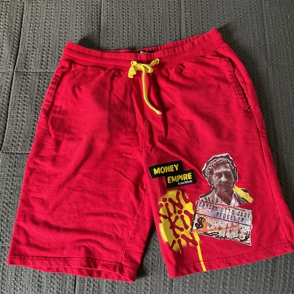Red Graphic T-Shirt and Shorts Set - Picture 3 of 5